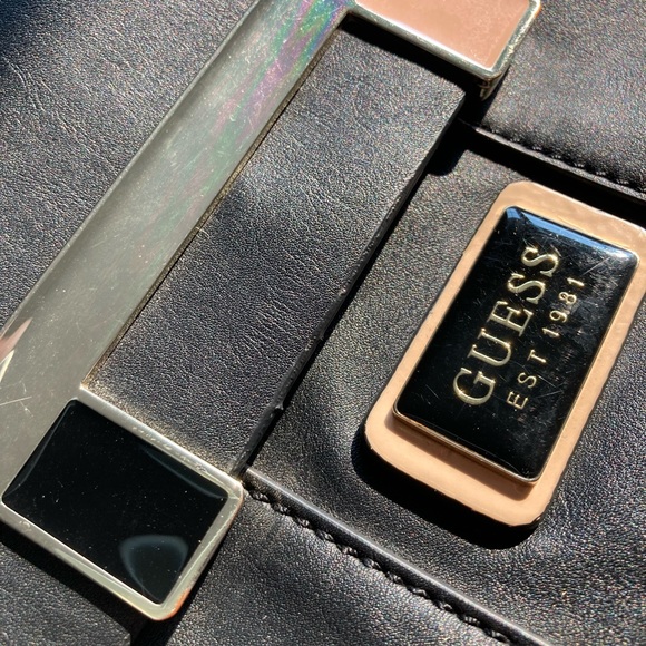 Guess Purse - Picture 4 of 9